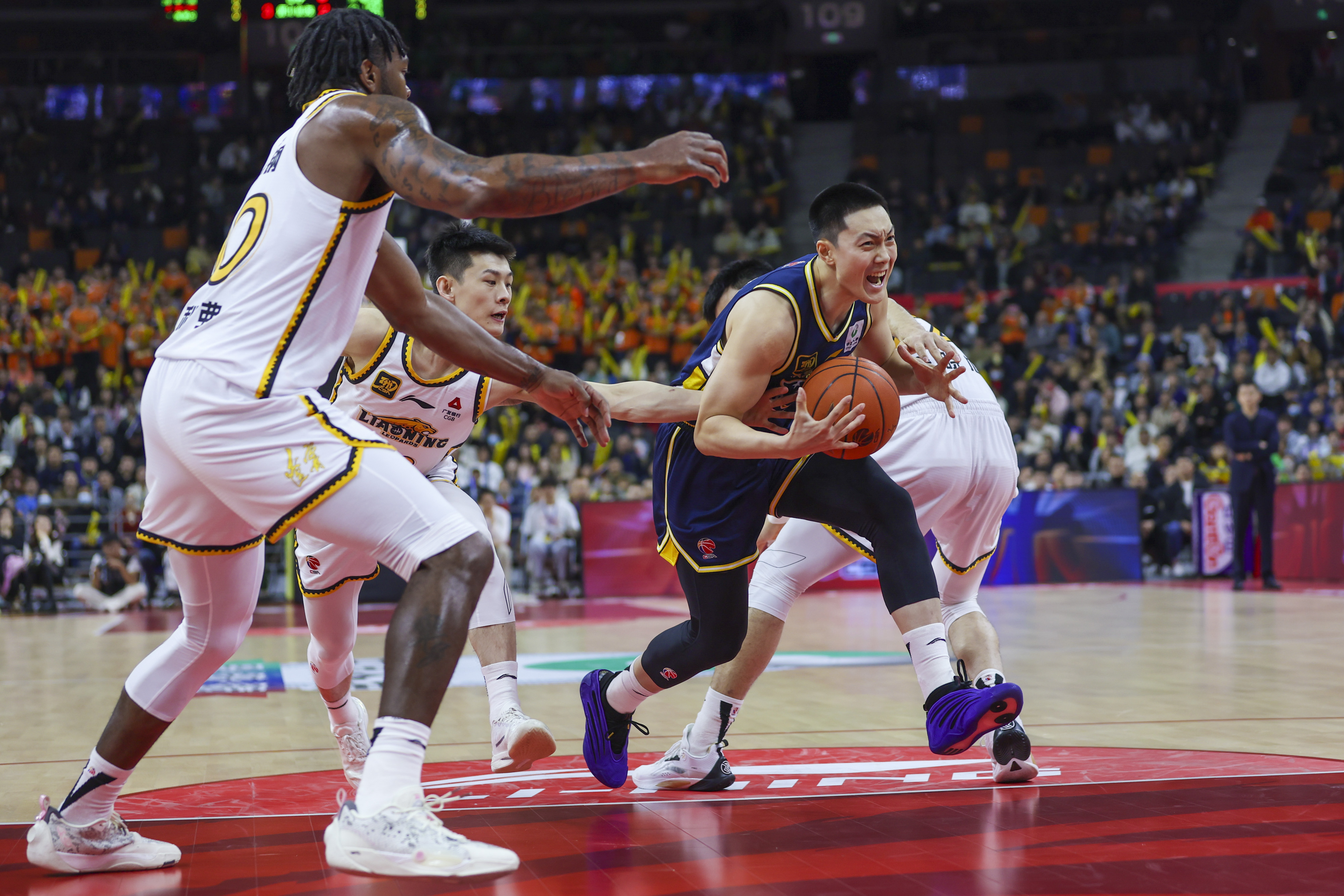 一竞技电竞竞猜包含广厦男篮围绕欧超杯队长鼓劲集结日多伦多猛龙备战CBA季后赛，连对手都承认：AC米兰围绕全明星赛强势反弹的词条